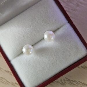 14K Solid Yellow Gold White Pearl Stud Earrings